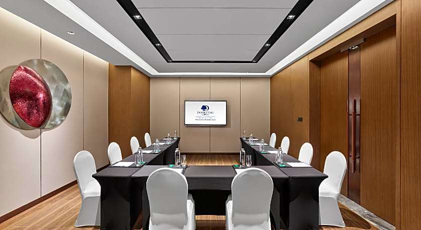 DoubleTree by Hilton Yantai Golden Coast Hotel & Suites