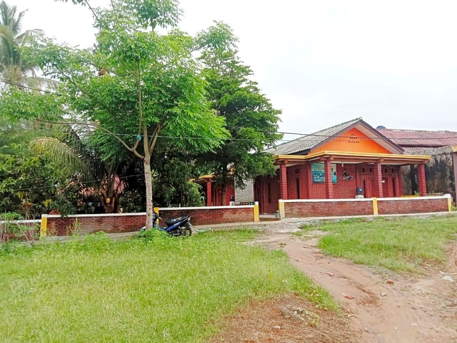 Hotel O Penginapan Putri Asih Sawarna