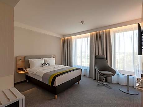 Standard Queen Room - Accessible