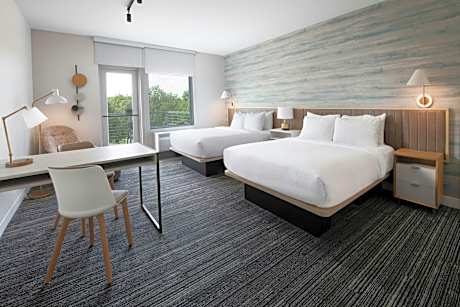 Guest room, 2 Queen, Balcony