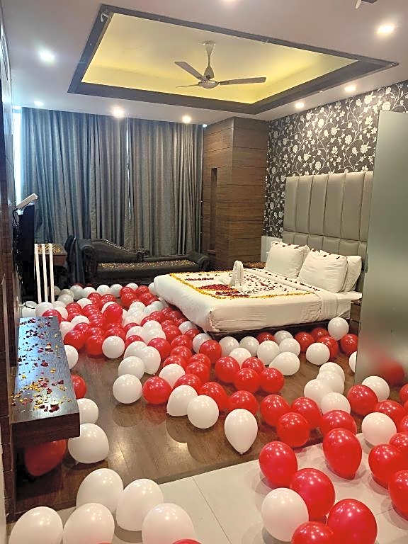 Hotel Narulas Aurrum