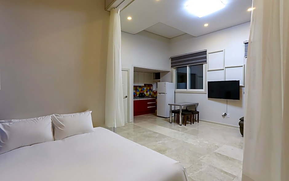 Gangneung Buchaegil Motel and Pension