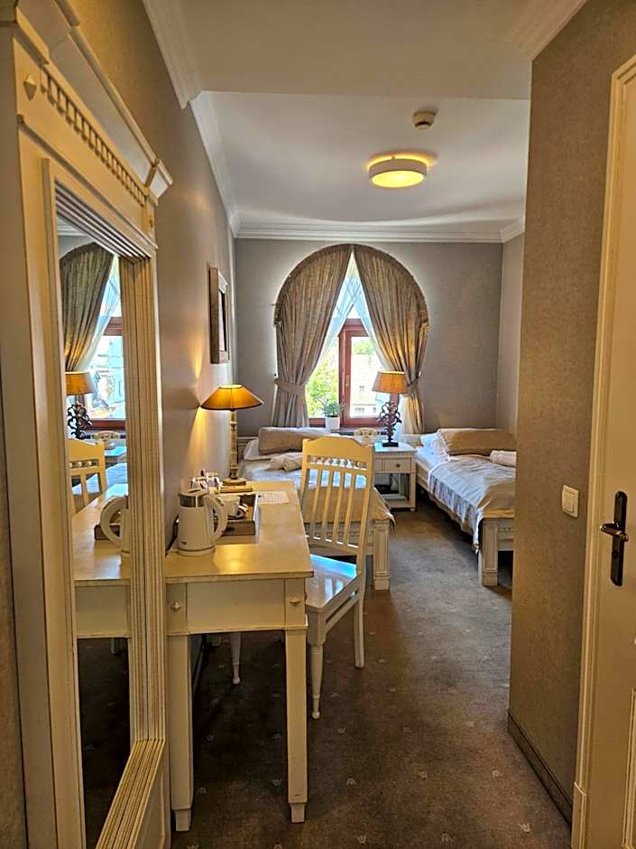 Photo 1 of 9 of 2 Double Beds