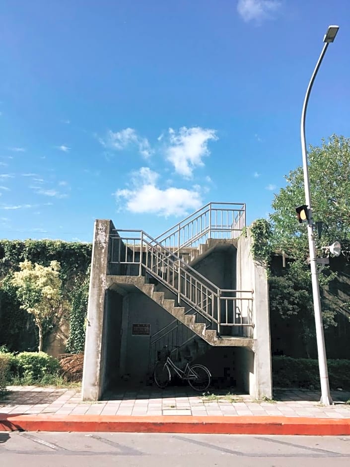 Bouti Waterfront Hotel