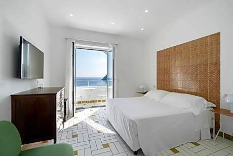 Superior Double or Twin Room with Balcony and Sea View