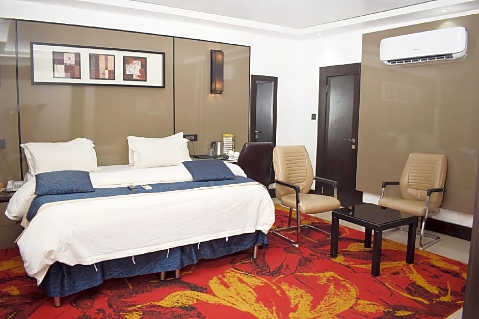 Parktonian Hotels And Suites Awka
