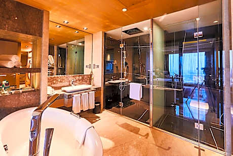 Standard King Room with Pool View with 15% discount on F&B, Laundry, SPA