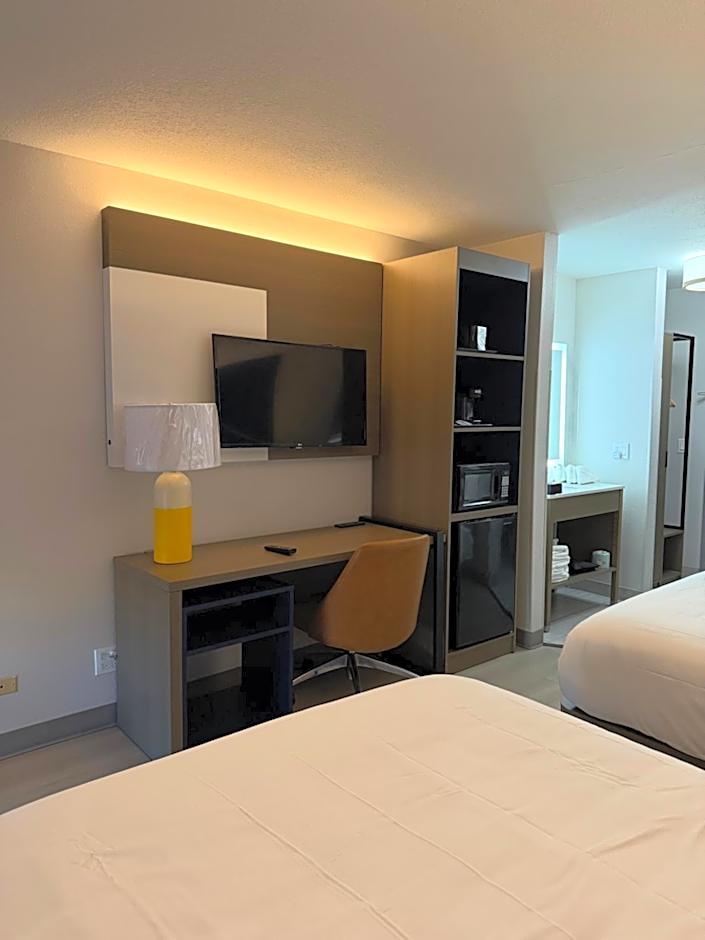Comfort Inn & Suites Harvey - Chicago Southland