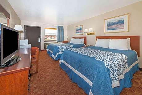 Queen Room with Two Queen Beds - Smoking