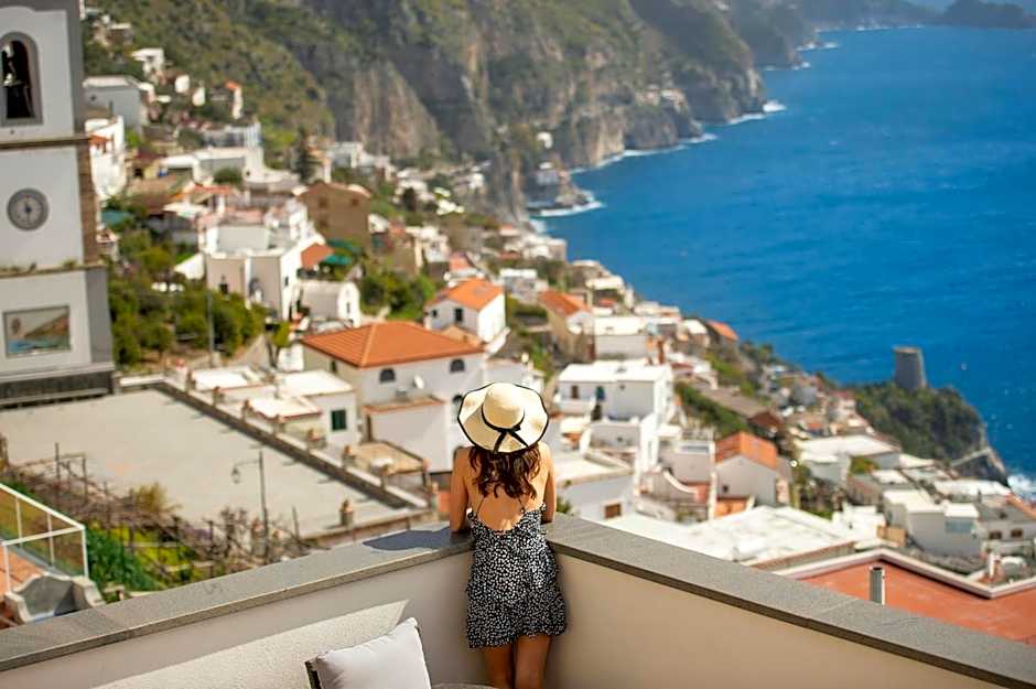 Albadamare Boutique Hotel