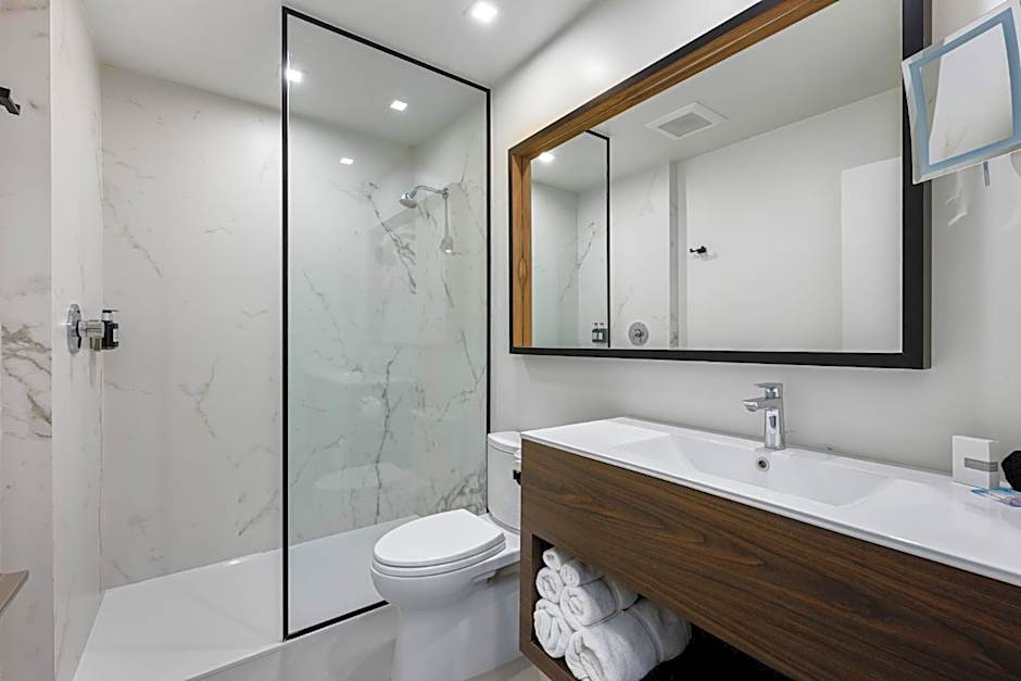 Skylark Hotel
