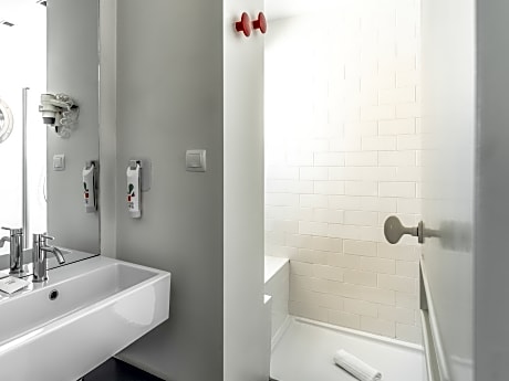 Room with 1 double bed