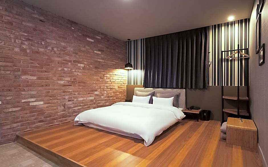 Hotel Gray