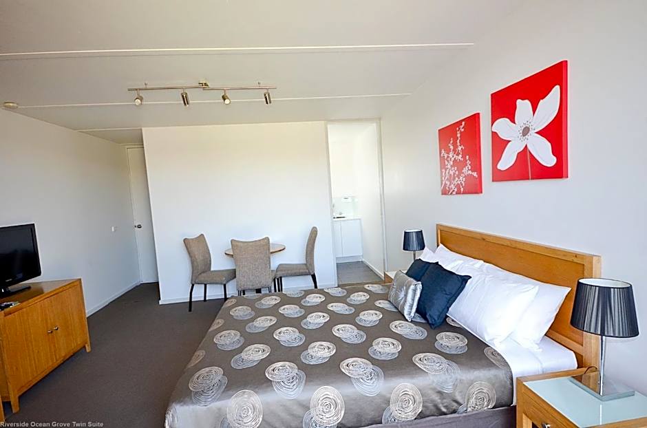 Riverside Ocean Grove Motel Suites and Holiday Cabins