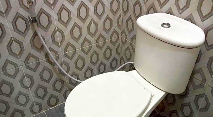 Urbanview Hotel Rifal Home Tegal