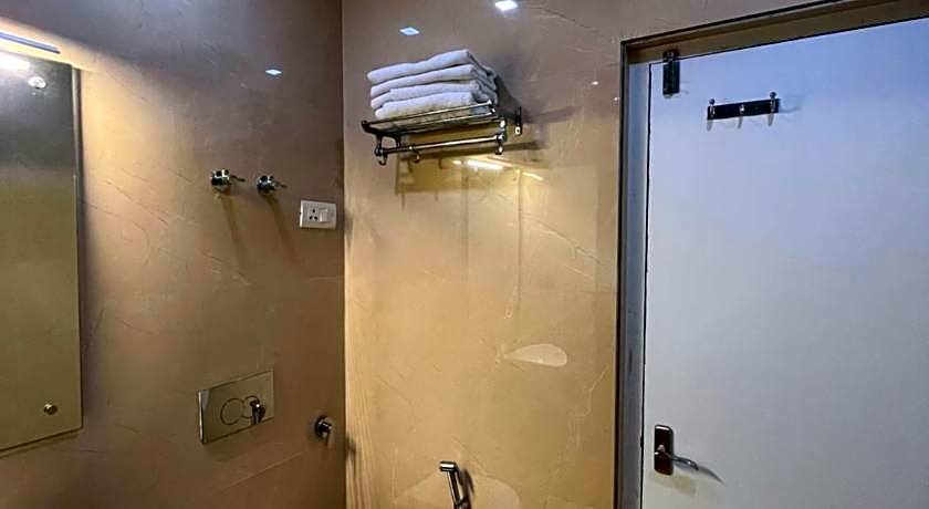 Hotel Moti Palace & Restaurant