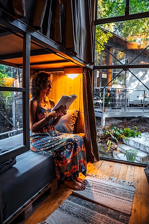 Warehouse Hostel Koh Tao