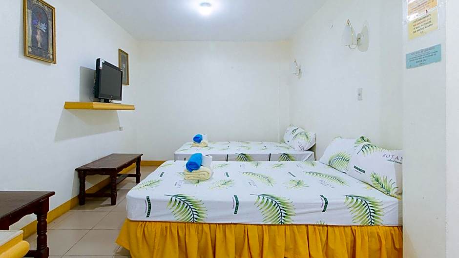 Golden Sunrise Hotel II by RedDoorz