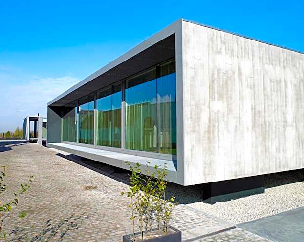 D-Hotel