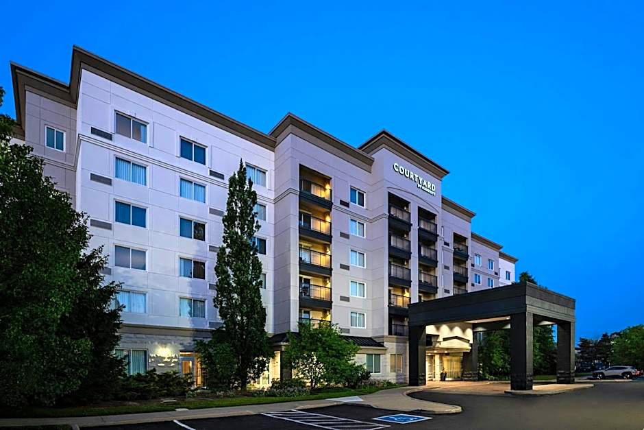 Courtyard by Marriott Toronto Markham