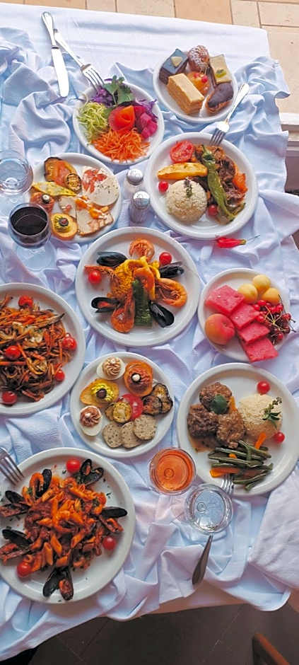 Hotel Marabout - Families and Couples Only