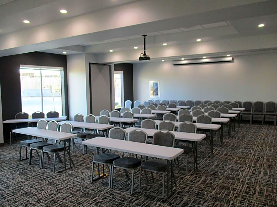 Best Western Plus Roland Inn & Suites