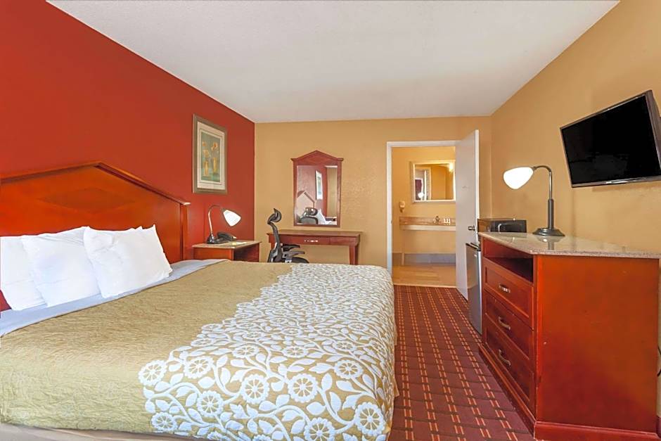 Days Inn by Wyndham Columbia