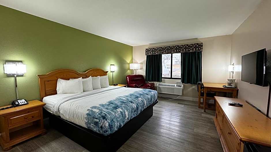 Regency Inn and Suites