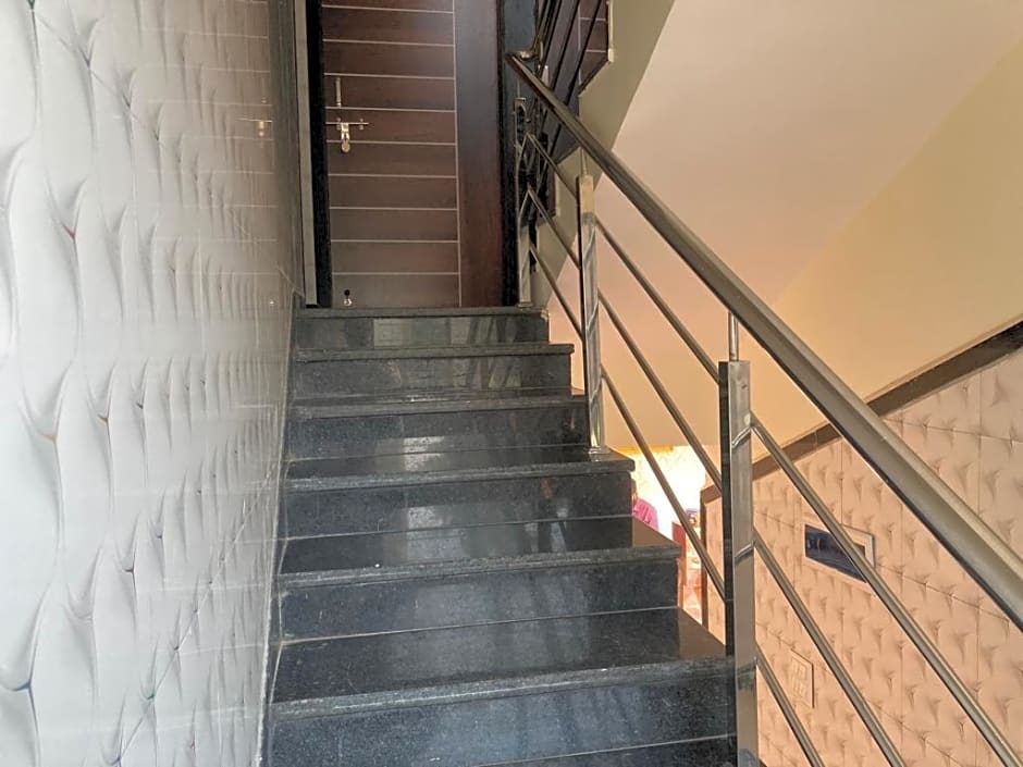 Hotel Sai Viraj Palace 