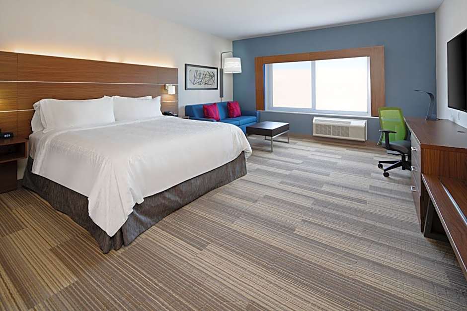 Holiday Inn Express and Suites Murrieta By IHG