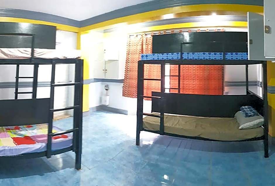 RGL Pinamalayan Condotel by RedDoorz