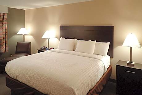 King Suite - Non-Smoking