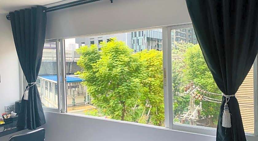 Thonglor Suites Hotel