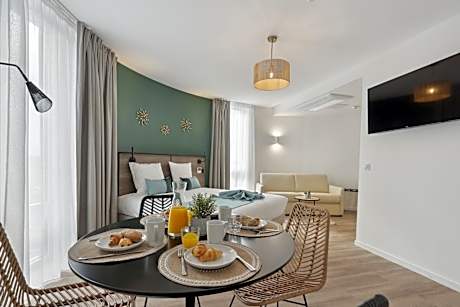 Executive Studio with Double Bed and Sofa Bed