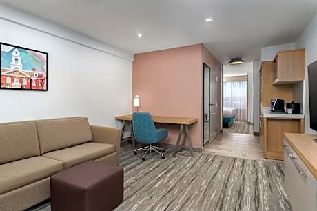 Junior King Suite with Seating Area