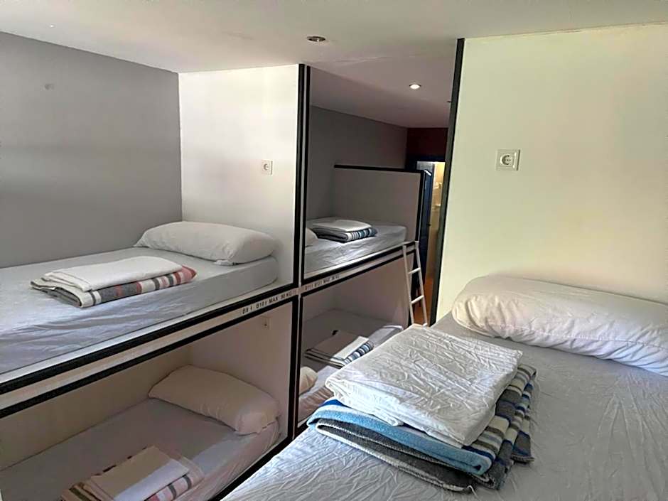 Hego Haize Albergue Hostel