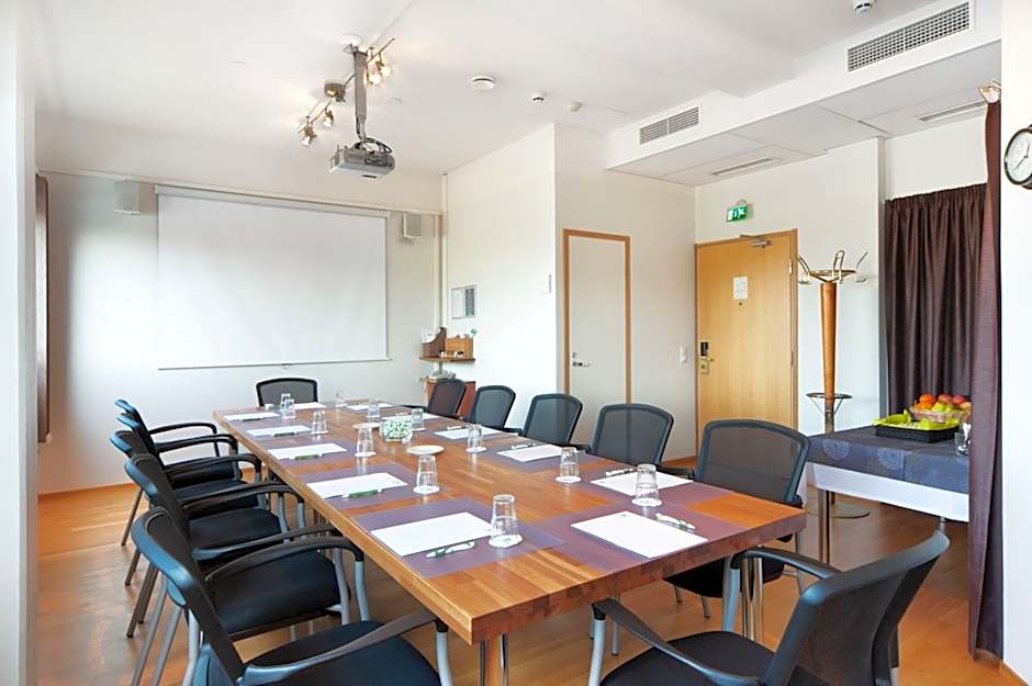 Holiday Inn Helsinki-Vantaa Airport By IHG