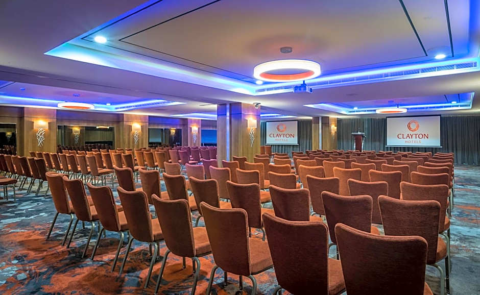 Clayton Hotel Dublin Airport