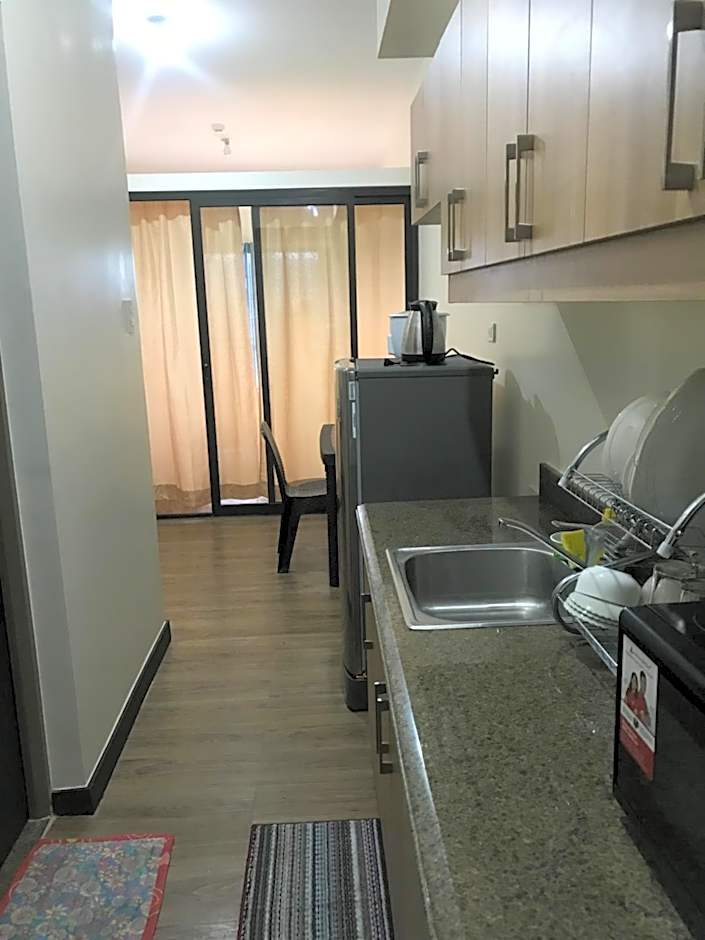 Rosarich Homestay - Bristle Ridge Residences