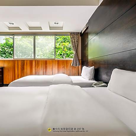 CHECK inn Express Taichung Fengchia