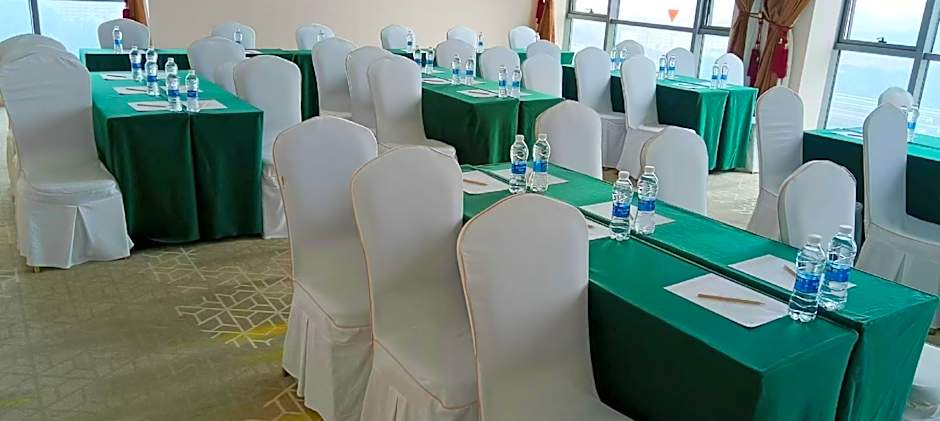 Lavande Hotel Luzhou Jiale Century City