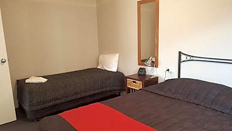 Two-Bedroom Apartment with Spa Bath