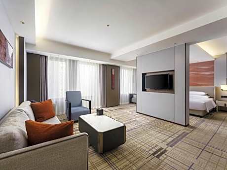 Swiss Select Room with One King Bed