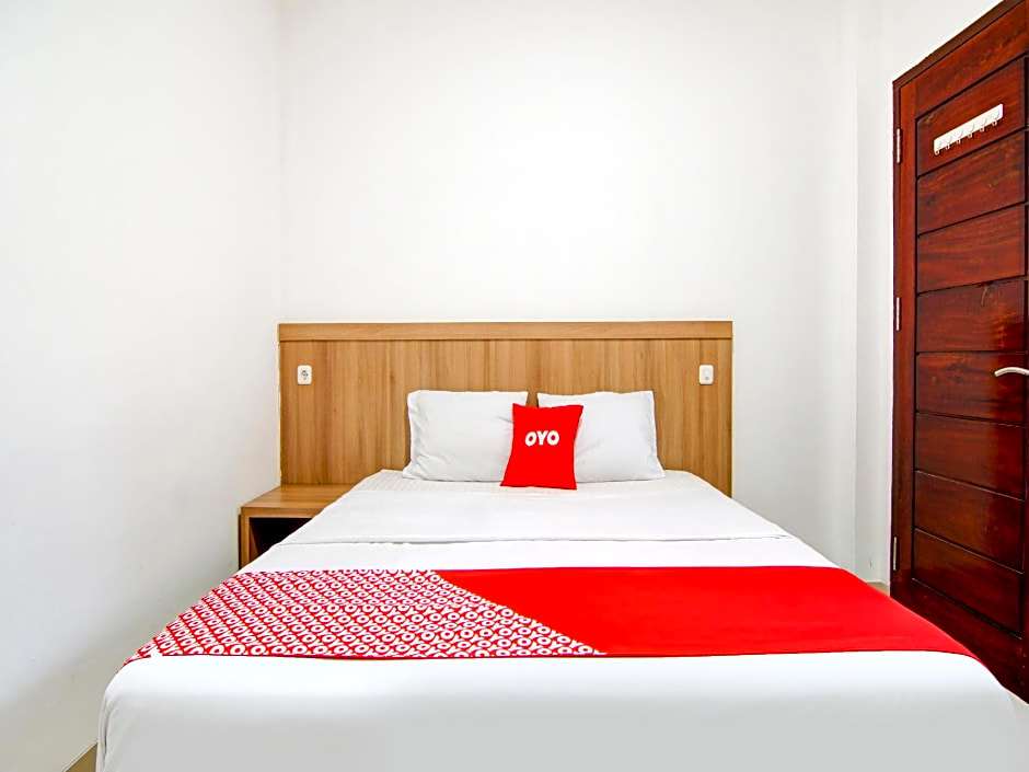 OYO 90233 The Shine Residence