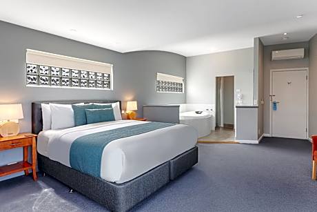 Waves Luxury Suites