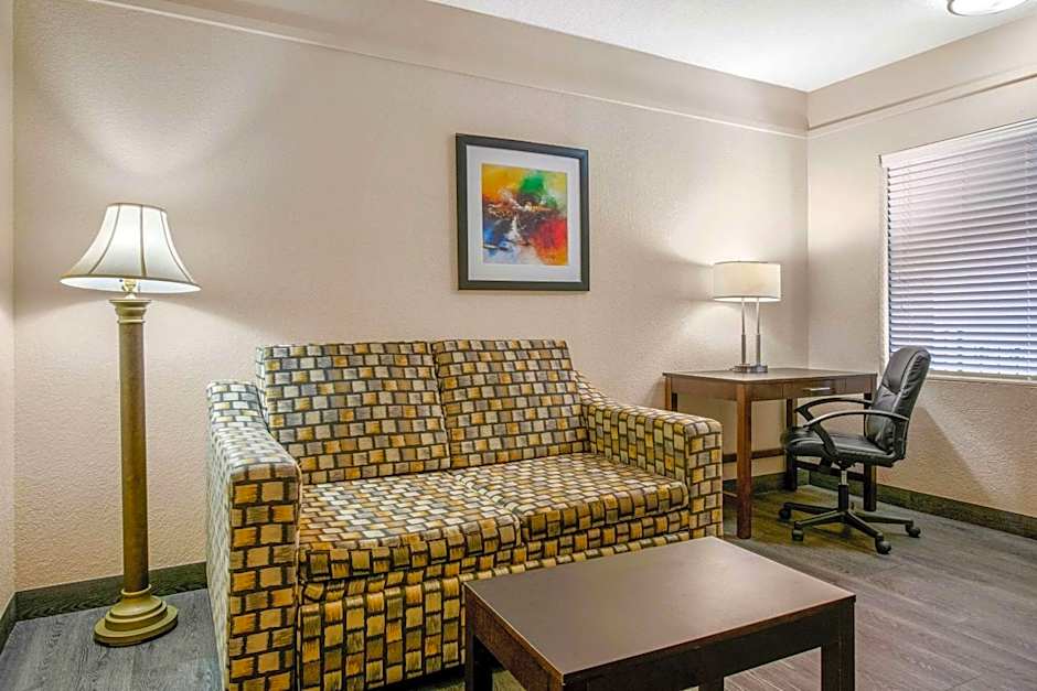 Quality Inn & Suites Jacksonville-Baymeadows