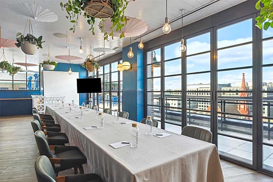 Motto by Hilton Washington DC City Center