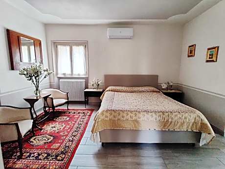 Deluxe One-Bedroom Apartment with Garden View