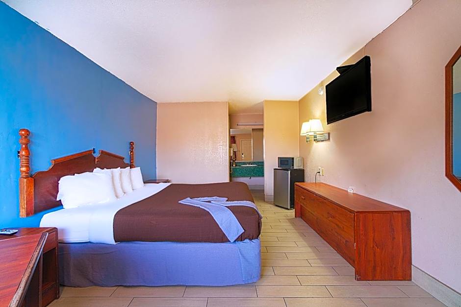 Regency Inn By OYO Three Rivers