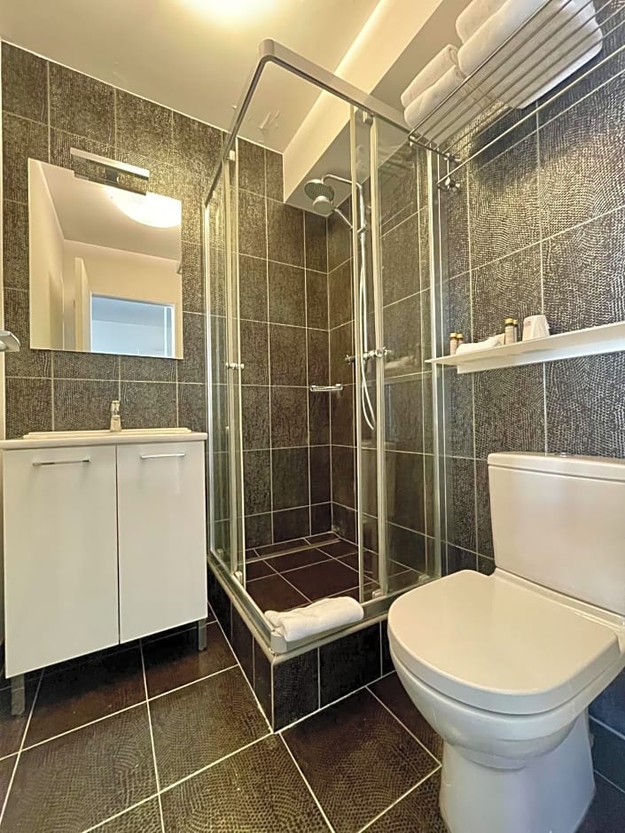 Neuilly Park Hotel